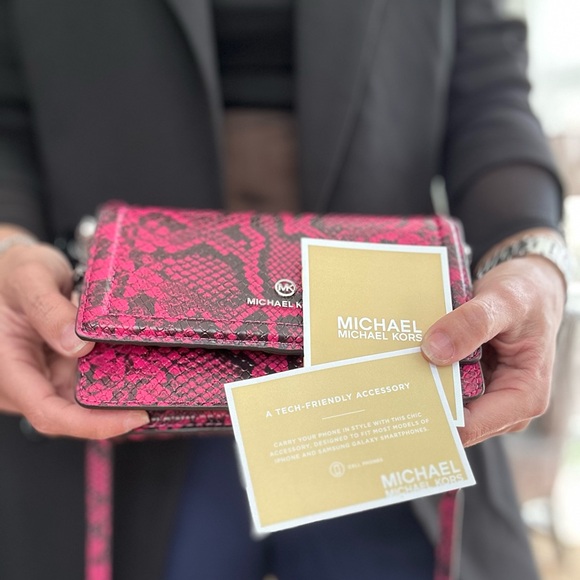 MICHAEL KORS Jet Set Charm Small Phone Crossbody - Picture 8 of 9